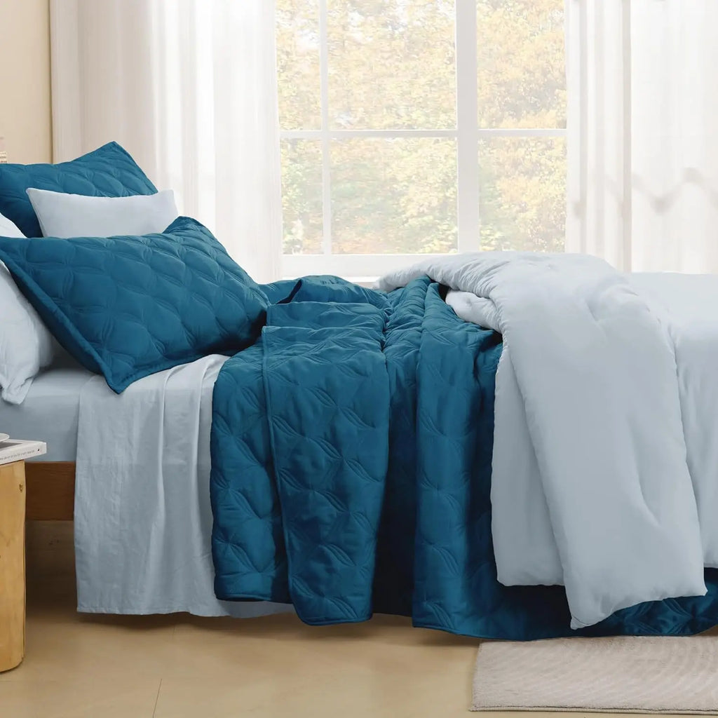 King Size Teal Quilt Set - Lightweight Comforter with Diamond Stitch, 3 Pieces for All Seasons